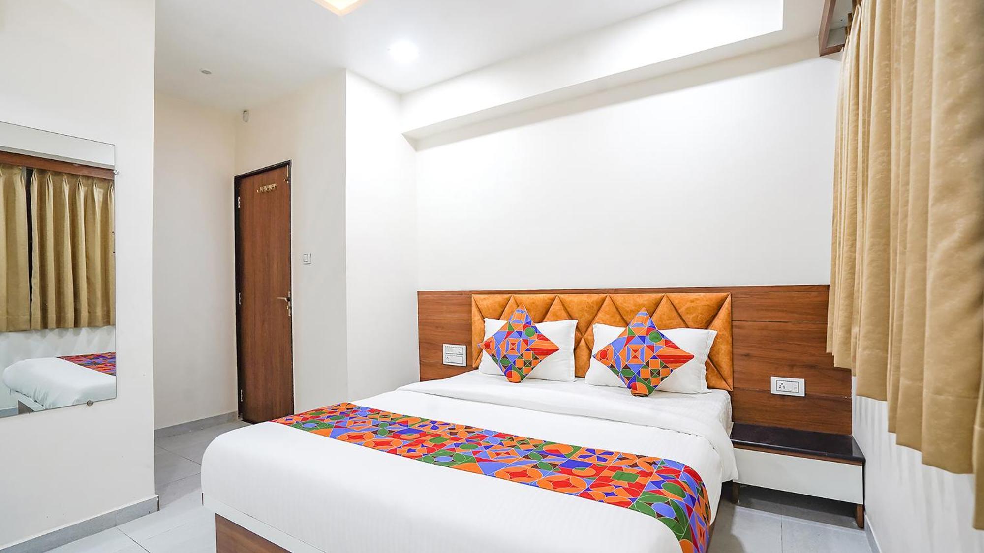 Fabhotel Vishala In Ahmedabad Exterior foto